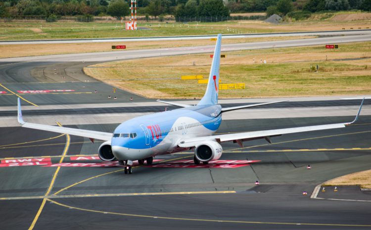  Tuifly halbiert Flotte und streicht 700 Jobs