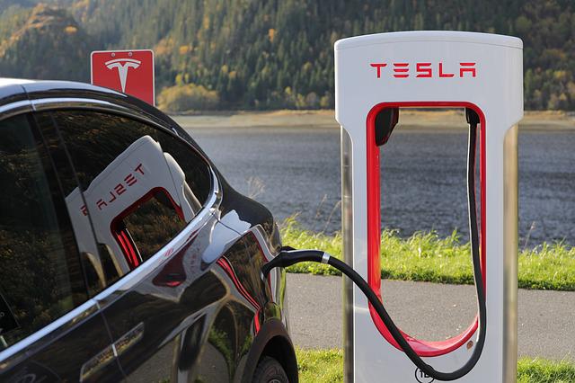  Musk streicht bei Tesla bis zu 3,5 Prozent der Jobs